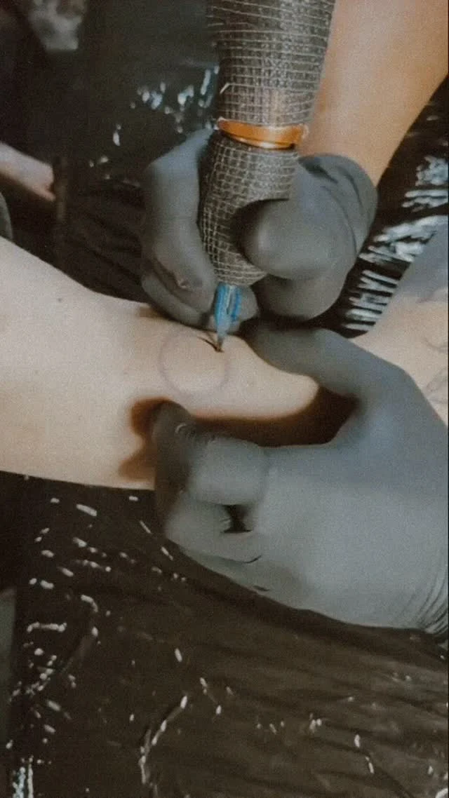 Piercing efectuat în studio